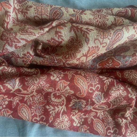 Red and Beige Paisley Scarf wrap table runner - Picture 5 of 5